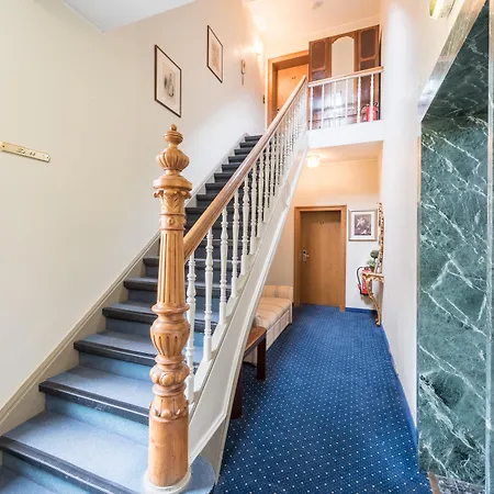 Windsor Hotel 3*