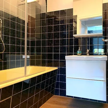 Apartment Schoene 3-zimmer-wohnung In Koeln-brueck Mit Eigenem Parkplatz Cologne