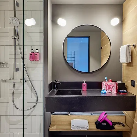 فندق Moxy Muelheim كولونيا