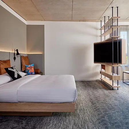 Moxy Muelheim Hotel 3*
