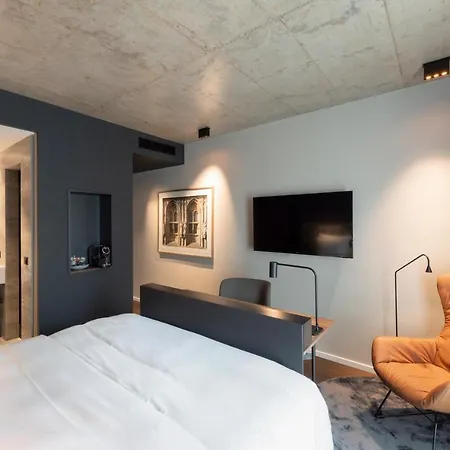 Legend Hotel Kolonia