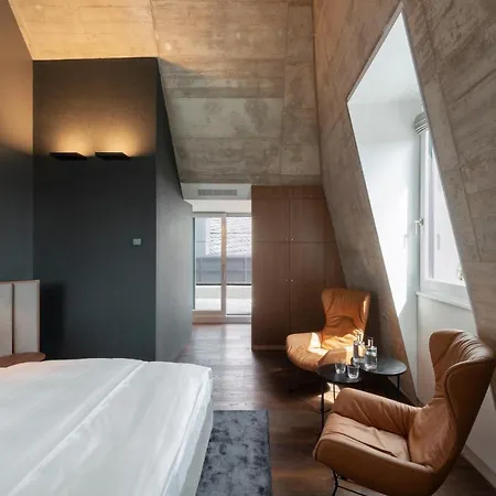 Legend Hotel 4*