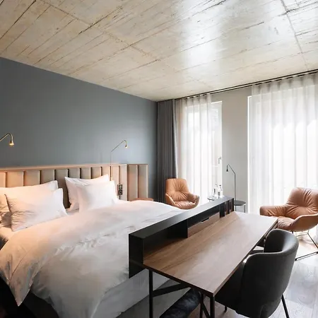 Legend Hotel Kolonia