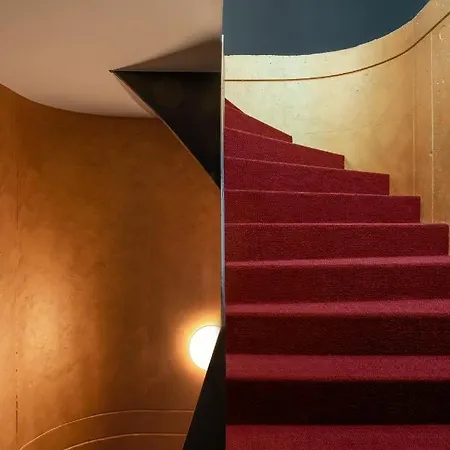 Hotel Legend