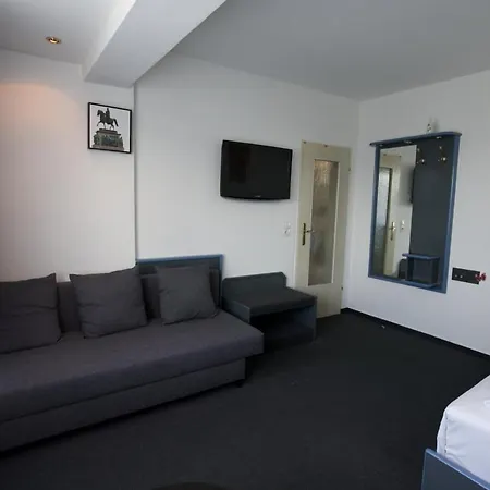 Merian Hotel 3*