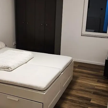 Ehrenflat Apartment *