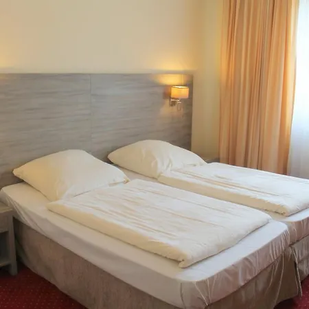 Lorien Hotel 3*