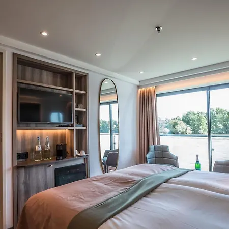 Fairtours Hotelschiff Antonia***** Botel Cologne