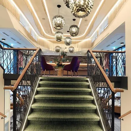 Fairtours Hotelschiff Antonia***** Botel