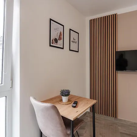 Apartments Cologne Apartment *