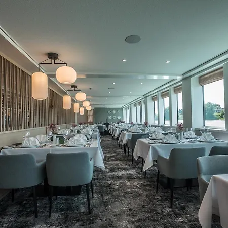 Botel Fairtours Hotelschiff Antonia*****