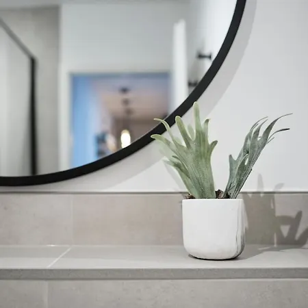 Park Avenue - Design Friesenstrasse - 4 Pers - Wlan - Netflix - 65 Zoll Tv Apartment *
