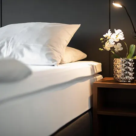 &repeat Airport Hotel Cologne