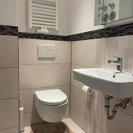 Sehr Zentral, Geraumiges, Helles Studio-apartment Cologne