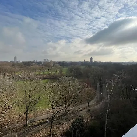 Parkblick Mit Dom *
