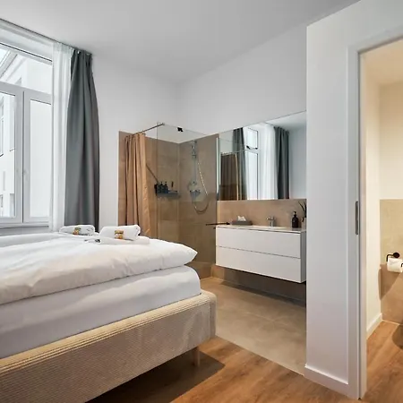 Park Avenue - Dom Mit Stil - Kueche - Parkplatz - Wlan - 65 Zoll Tv - Netflix * Cologne