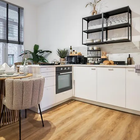 Apartamento Park Avenue - Dom Mit Stil - Kueche - Parkplatz - Wlan - 65 Zoll Tv - Netflix *