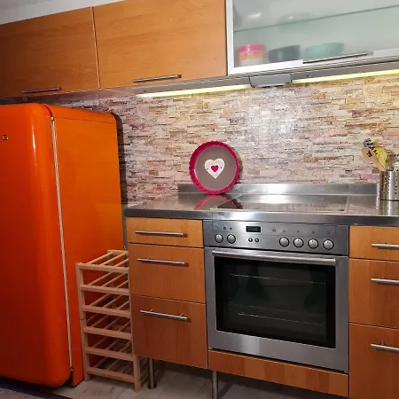 Ferienhaus Schoenste Lage Am Rhein, Behagliches Haus Mit Kamin.