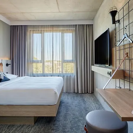 Moxy Muelheim 3* كولونيا