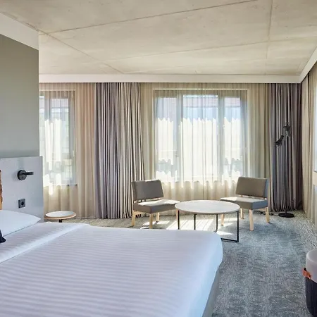 Moxy Muelheim فندق كولونيا