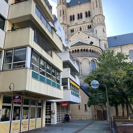Sehr Zentral, Geraumiges, Helles Studio-apartment * Cologne