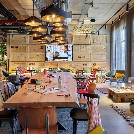Moxy Muelheim فندق كولونيا