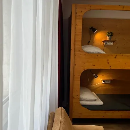 Black Sheep Hostel *
