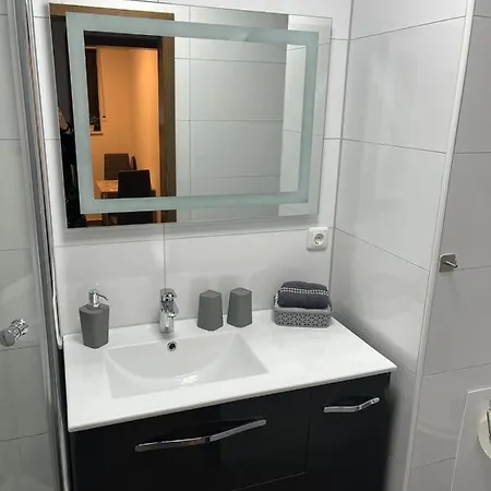 Emilia Apartment *