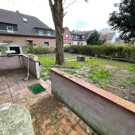 Bollgarten 8 * Cologne