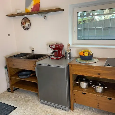 1-zimmer-wohnung In Poll Apartment