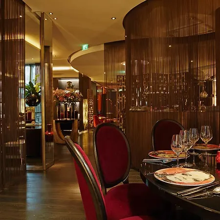 Savoy Hotel 4*