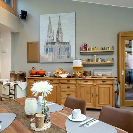 Triton Hotel 3*