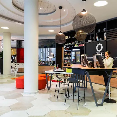 Adagio Aparthotel 4*