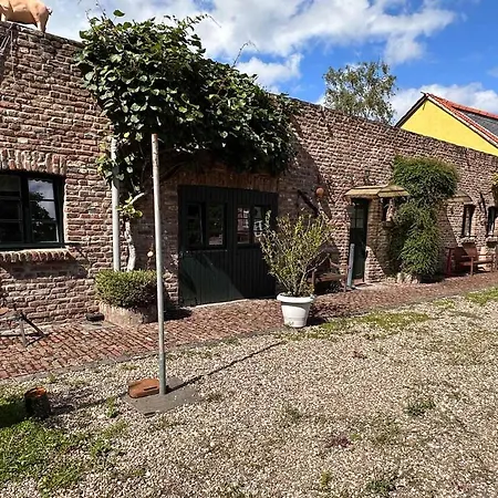 Nuessenberger Hof Apartment