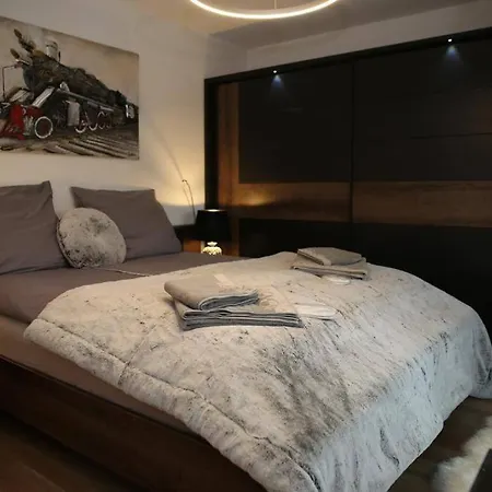 Apartment Royaldeluxe Penthouse By Kevany Cologne
