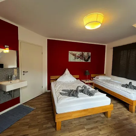 In Neusserstrasse Hostel *