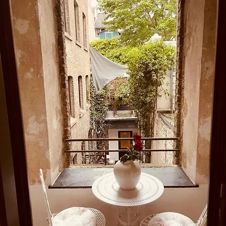Apartment Retro Im Herzen Von Deutz *