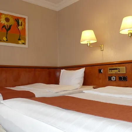 Appartel Am Dom Hotel 4*