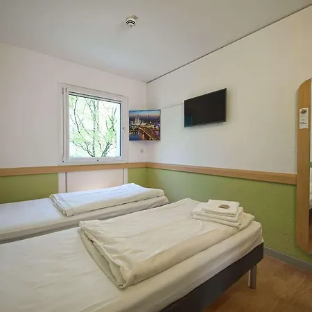 Ibis Budget Messe Hotel 2*