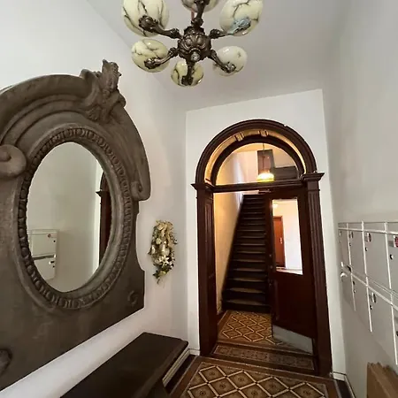 Apartment Retro Im Herzen Von Deutz Cologne