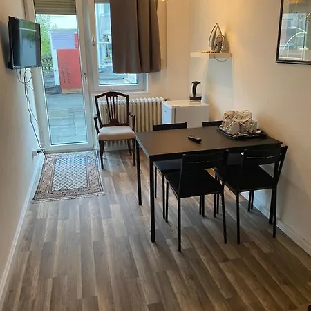 50 Qm Zentral In Domnaehe Köln