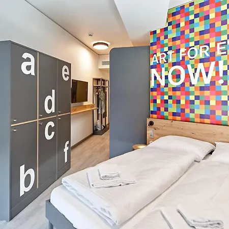 Hotel Meininger West Cologne