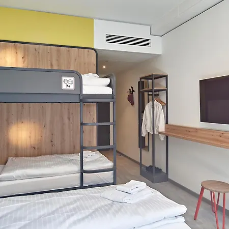 Meininger West Hotel *