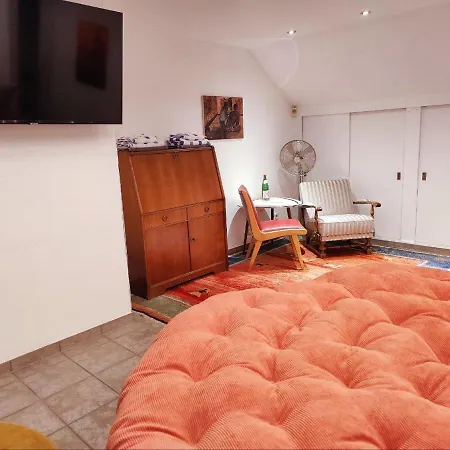 Comfort Koelnmesse: Spacious With Free Parking & Wi-fi Guest house