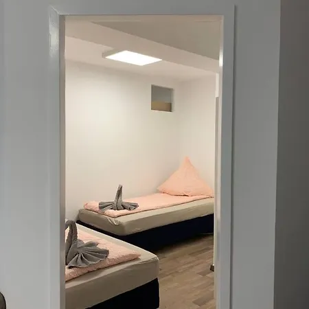 Apartment Central Private In Popular Neighborhood!
