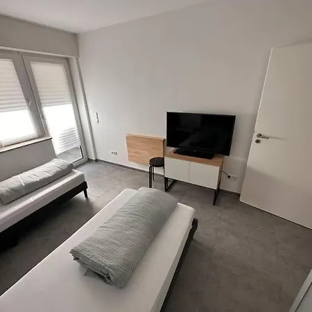 Madame Am Mediapark Apartment