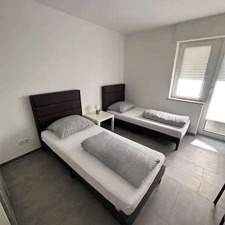 Madame Am Mediapark Apartment *