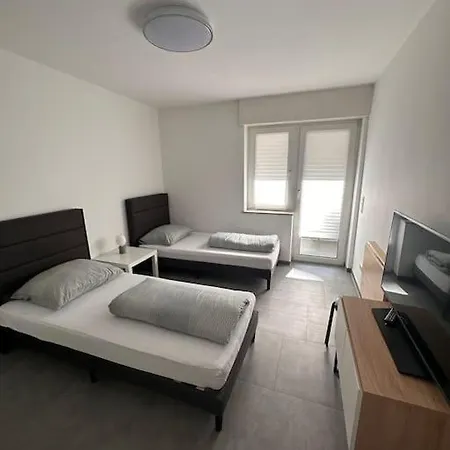 Madame Am Mediapark Apartment