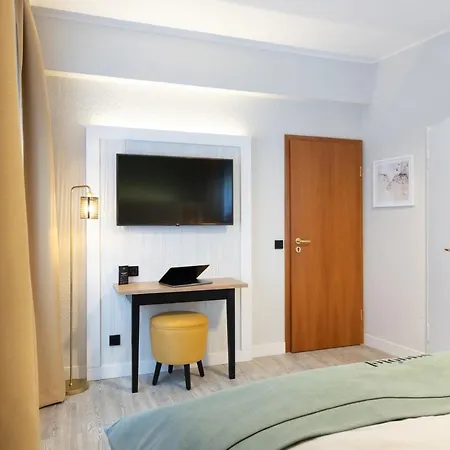 Engelbertz - Yggotel Pirol 3* Colonia