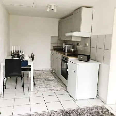 Charmante Gartenwohnung Mit Privatem Grossen Garten Apartment Köln